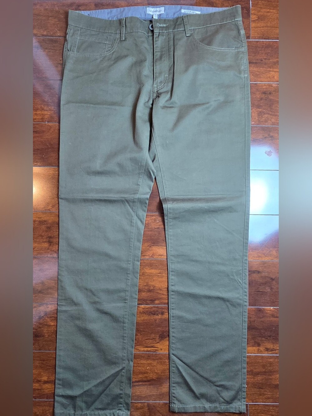 le chateau Men's Straight-Leg Casual Pant in Olive Green